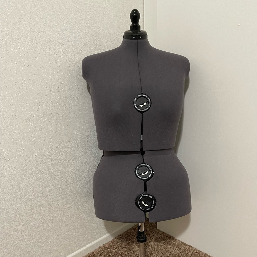 Dress form